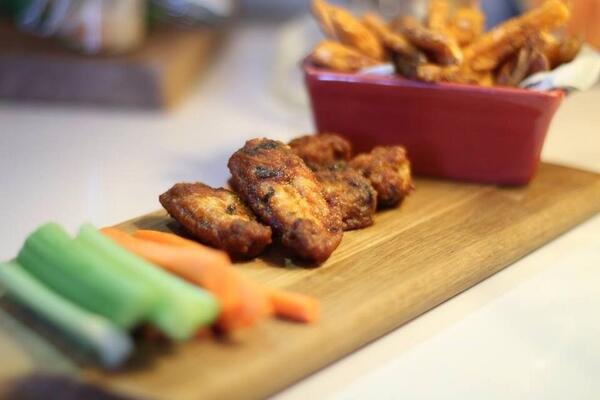 julianbrown247's tweet photo. Come get the best wings it London #wingting #grubclub http://t.co/qN23Xpd5vf