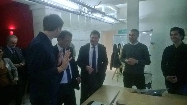 ncoudiere's tweet photo. @ubqt &amp; @tracktl pitchent devant le Ministre de la ville, M. Lamy à @MSFTVentures ce matin ! http://t.co/petjnOg5No