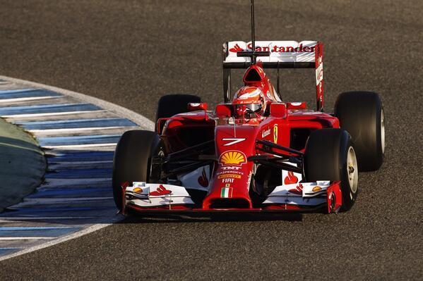 RaulMolinaRecio's tweet photo. Aquí una imagen del F14 T esta mañana en Jerez: http://t.co/PJiG4e6G7Q