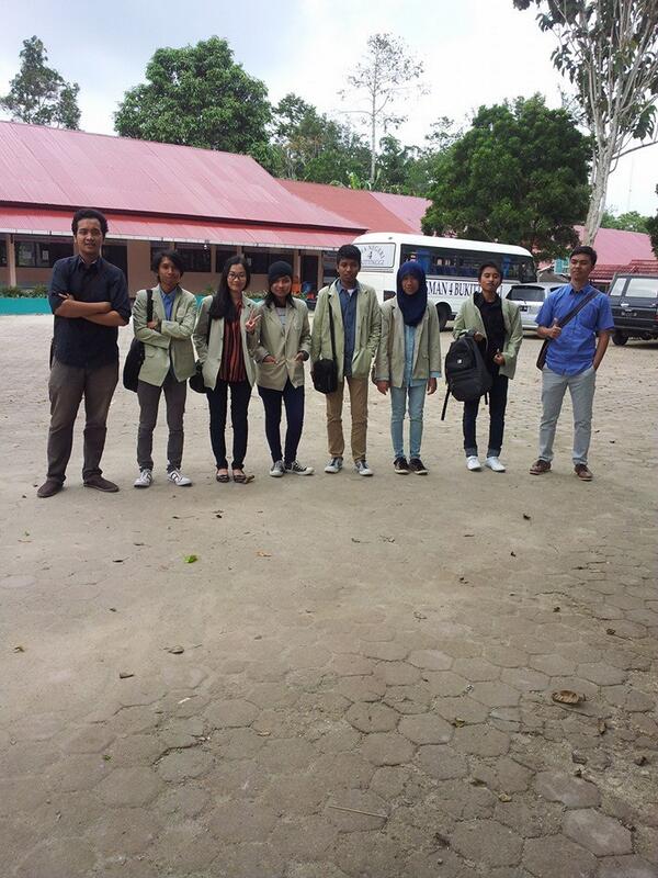 GMERS_UGM's tweet photo. roadshow hari ini berjalan lancar, terimakasih atas partisipasi dari @sempater. :) sekolah nya asik banget. (Y) http://t.co/H1TaVplB2V