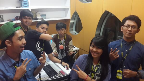 Gakerasa udah waktunya <a href="/juniarFI/">Vision.</a> <a href="/hartimtam/">Triharti Utami</a> <a href="/RifkyAfiff/">Rifky Shahriza Afiff</a> <a href="/diditriadii/">Didit</a> <a href="/fadellnugroho/">Fadel Tantyo Nugroho</a> <a href="/rusdyfbrnsyh/">Rusdi Febriansyah</a> undur suara yaa :))