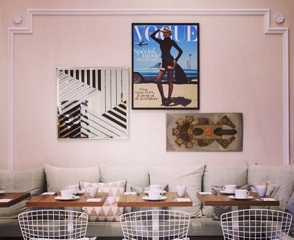 EMFW2014's tweet photo. Le #CaféVogueParis s'installe chez notre partenaire Le @Printemps Haussmann du 23 janvier au 22 mars. http://t.co/p8tvbA7Ggh