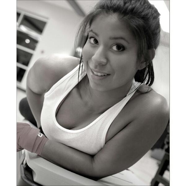 colombianmodel's tweet photo. Staying focused....goal tight and right by the spring http://t.co/uCp08iQzt3