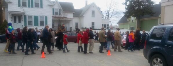 ChipRoush's tweet image. MT @ppnne: a #bufferzone is important because no one should have to walk through THIS to access #healthcare. #SB319