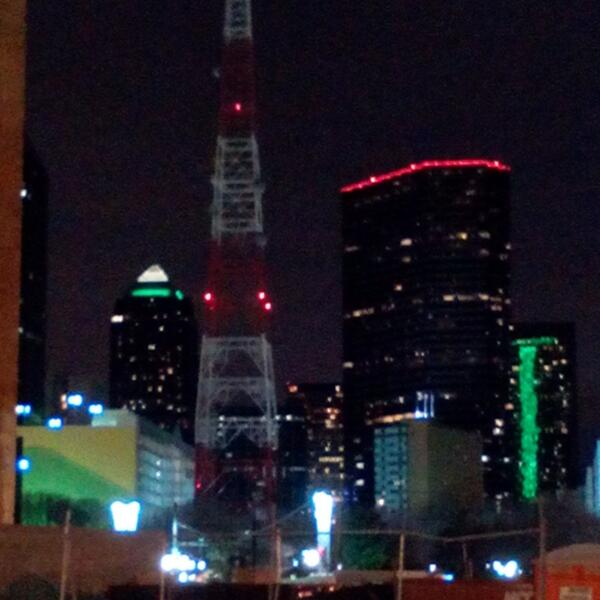 FreakyJ420's tweet photo. Good morning tweet fam headed to work#Downtown #Dallas http://t.co/iAmZY2YlCP