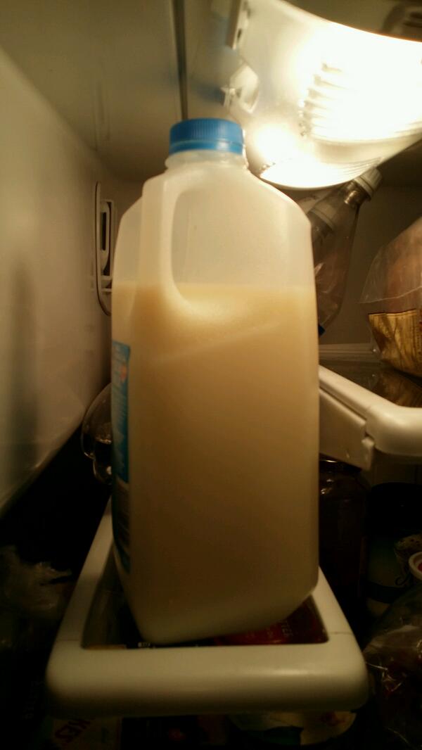 jay_ballard's tweet image. Oh no. I didn't get milk for #snowmageddon3. I hope 3/4 of a half gallon will last us! #gripelist
