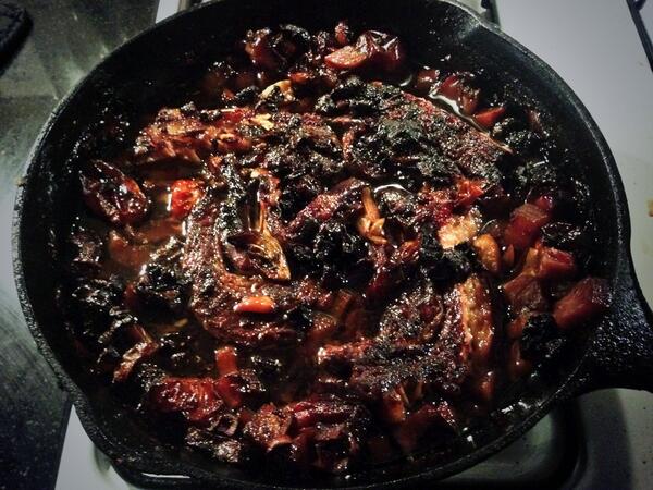 MacCocktail's tweet photo. This! --> MT @TheLiquortarian: Pork belly and root vegetables slow roasted in Sorel OVERNIGHT #breakfast #ThenANap http://t.co/WPWLniLZjZ