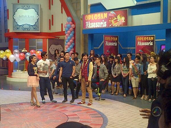 bagindariaJkt's tweet photo. Mana suaranyaa BagindaRia ??? http://t.co/tD6JABuPxL