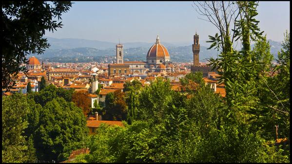 vikingu_ES's tweet photo. Pasa dos noches en un céntrico hotel de #Florencia con botella de Chianti incluida por 52€! http://t.co/4jNxqC53Ro http://t.co/AaiDrgwfpT