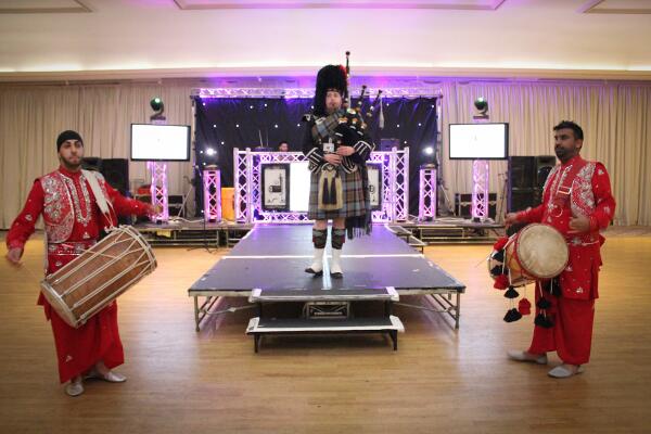 TartanTurbans's tweet photo. Pipe and drums Punjabi style! http://t.co/aYKzvz05No