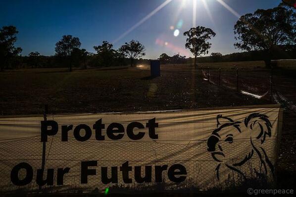 Greenpeace's tweet photo. Protesters block coal mine from destroying the ancient Australian Leard Forest http://t.co/Nu46lWvVWg #leardblockade http://t.co/TC3NZvNG3B
