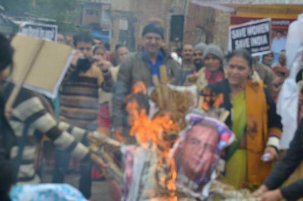 suomaitri's tweet photo. We want justice 4 #ChotiDamini as TRP hungry culprit Deepak harassed her! So, Arrest CHORasia http://t.co/sunBKXnViG