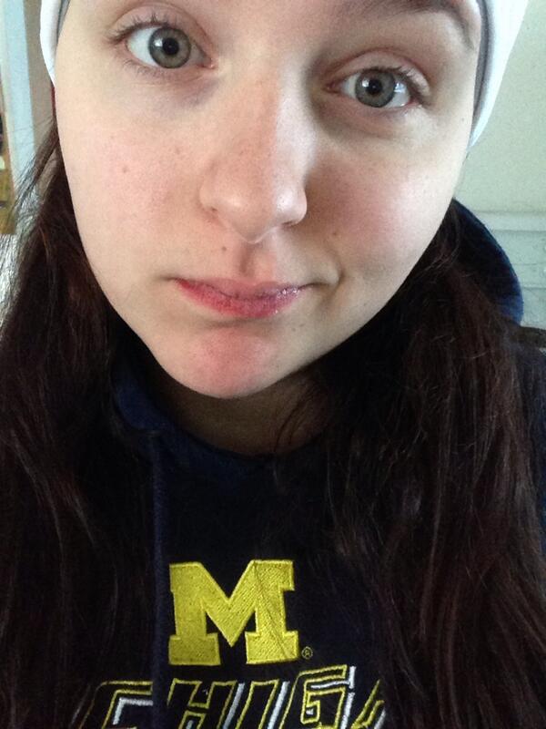 Sabrinadawn16's tweet image. I'm also not wearing makeup today #teamnofucksgiven 💁