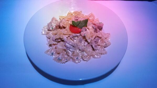 FuxiaRestaurant's tweet photo. Le #platdujour de la semaine dernière chez @FuxiaRestaurant Lille conçu par l'heureux gagnant du #jeuconcours ! http://t.co/AH8ifWRcy3