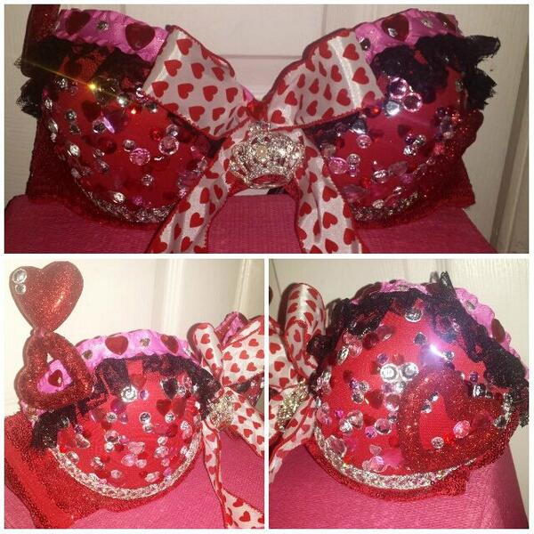 RAVE_TITTIES's tweet photo. new sexy queen of hearts for valentines day!! NOW FOR SALE http://t.co/5AFzi5kYpR