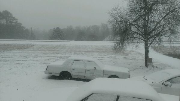 MunchieBellic's tweet photo. @Spann this is US HWY 431 southbound side just north of supreme beverage in Wellington, Al. http://t.co/wamDush9gR