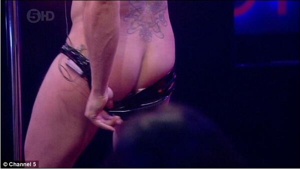 HotMaleBums's tweet photo. Lee Ryan from Blue flashing his arse on Celebrity Big Brother http://t.co/vvcC7fGmo4