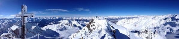 FinlayJHunter's tweet photo. Top of Mont Fort, not a terrible way to spend an afternoon! http://t.co/H04bsmhQfp