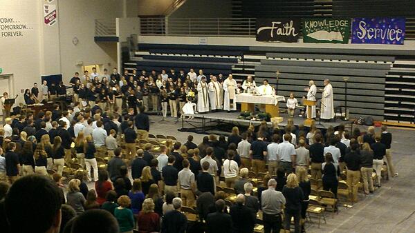 XavierSaints's tweet photo. #CatholicSchoolsWeek Mass! Xavier Catholic Schools are a community of #Faith #Knowledge and #Service http://t.co/tJZQqVqLJM