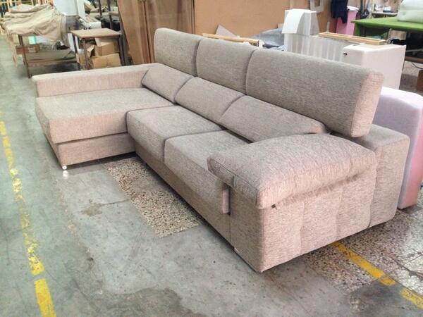 sofasvalencia's tweet photo. Modelo Rolin con almohadilla http://t.co/Mnaim22L4F http://t.co/L93tfjctAQ