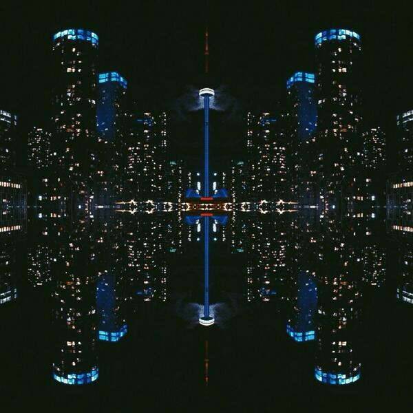 ellenaturel's tweet image. no ordinary place #nightversion #suburbia #toronto #michellehazell