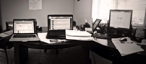 Luis_O23's tweet image. The office #3computers #fuckwithit #makingthat$