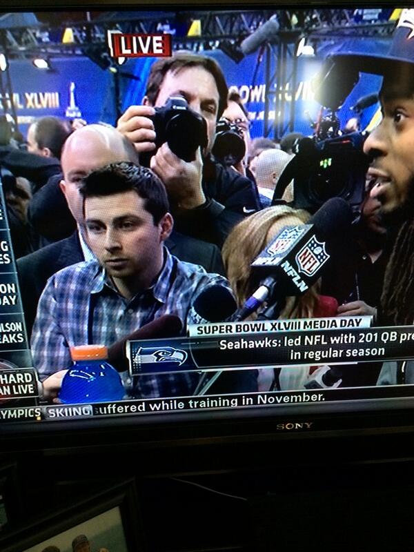 MikeMutnansky's tweet photo. There he is! Front and center. Thanks Grant. RT @GrantGutmann: @MutWEEI @JoeZWEEI http://t.co/hr2d8hoT5C