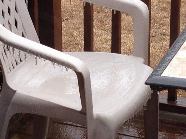 lccapehart's tweet photo. Ice forming on a chair outside... Burrr in Pensacola, FL http://t.co/IVKWdVqjbf