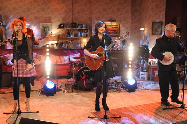 Sadiehotheads's tweet image. Dont 4get #kumars 9pm tomoz @sky1insider with @TVSanjeev @theharryshearer @KayBurley &amp;amp; us @PledgeMusic @outsideorg