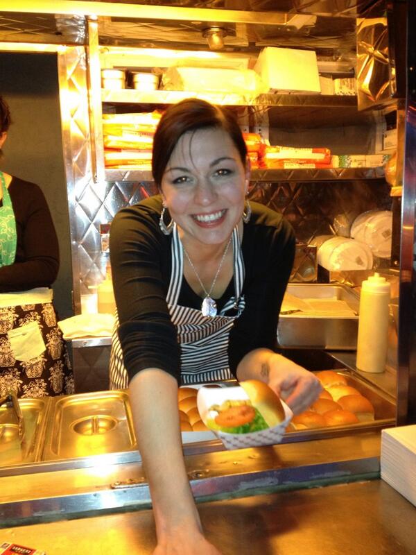 @chefmackenziehilton setting up for sliders <a href="/garagephilly/">garage philly</a> #beer #slider