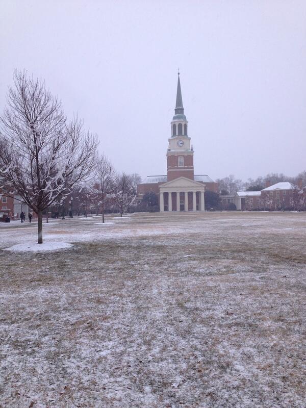 anneejohnson9's tweet image. One cm of snow and suddenly it's a state of emergency. #smh #NCproblems