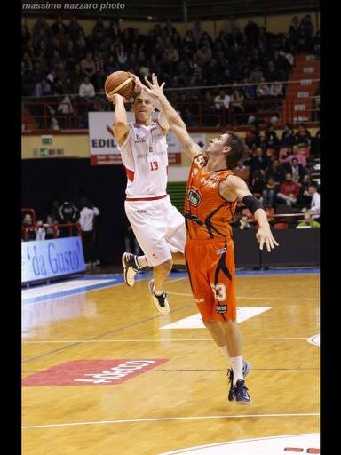 CrowLibero's tweet photo. Bucketzz!! http://t.co/Txk2lccCBa