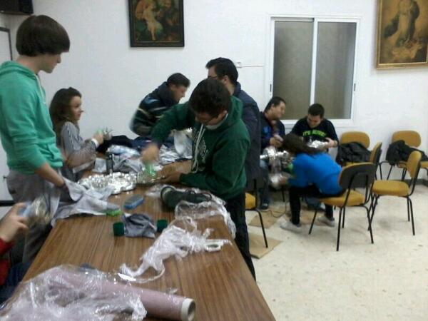 jovensjo's tweet photo. Seguimos limpiando plata para el #SPasion14 http://t.co/uXQ2okenqQ
