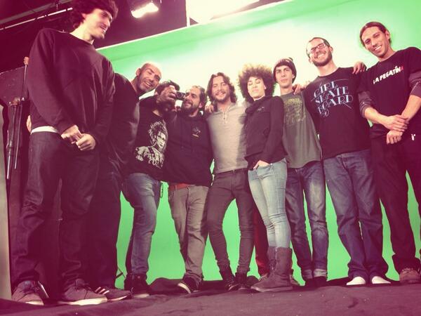 manuelcarrasco_'s tweet photo. En la grabación del videoclip "Aprieta" con el equipo, prontito lo veréis. Besos http://t.co/4ErYTDubUy