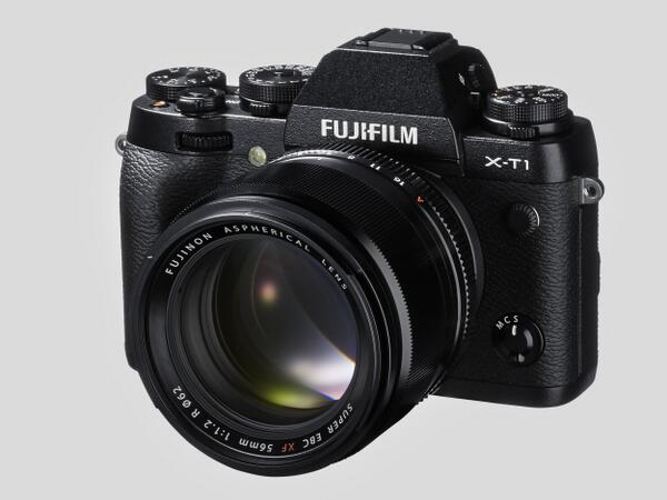 Lundbergdtg's tweet photo. Fujifilm’s new mirrorless camera is splashproof, dustproof, and freezeproof http://t.co/iXcSFECbnA http://t.co/LFULkQXdlL
