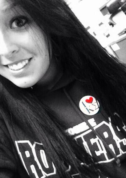 beckyanderson00's tweet image. Reppin' my boys today at work 
❤️☝️💚 #ΚΣ #NumberOneSecondToNone