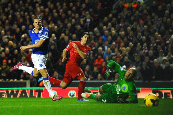 LFC's tweet photo. PHOTO: Luis Suarez rifles a precise effort beyond the stretch of Tim Howard to make it 4-0 in the Merseyside derby http://t.co/eORE9jqUci
