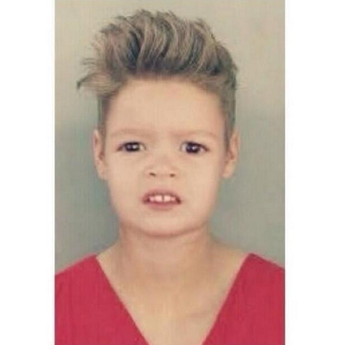 itsmovies's tweet photo. WHO DID THIS 😂😂 http://t.co/8wEQV8jJyV
