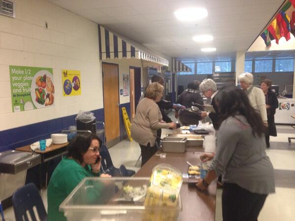 Spalding Drive ES (@spaldingdrive) on Twitter photo Our wonderful staff came cooked dinner for all of kids still waiting to get home! What a great team! <a href="/FultonCLC/">Fulton CLC</a> Our wonderful staff came cooked dinner for all of kids still waiting to get home! What a great team! <a href="/FultonCLC/">Fulton CLC</a>