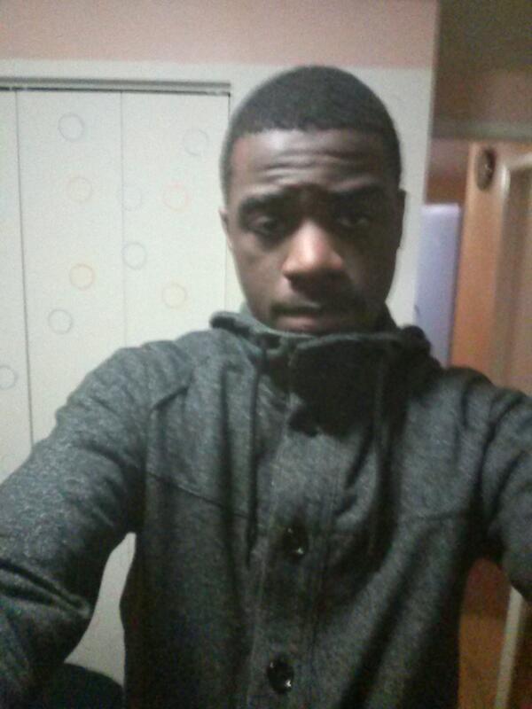 Clutch_Combo's tweet image. Is this sweater on point? #helpcapiz