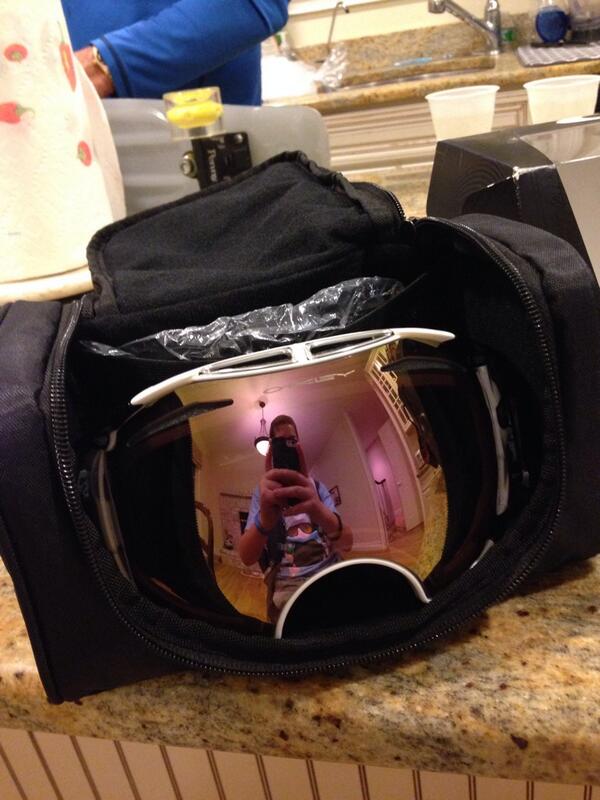 RegoLiam's tweet image. #new #gogles #snownation #board #grind #rails #airbrakes #oakleygogles #dope #sick #bader #then #dagfordag #tweetme