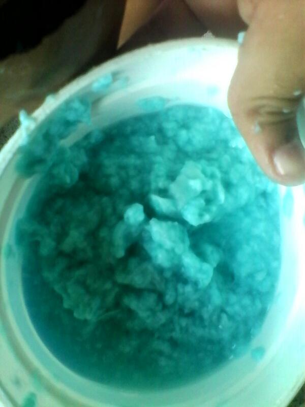 lizbethdiax's tweet photo. Tarea de biología....D: @AloneMeli.....podiendo estar whattsapiando!!....X( http://t.co/U2zqRI6lrj