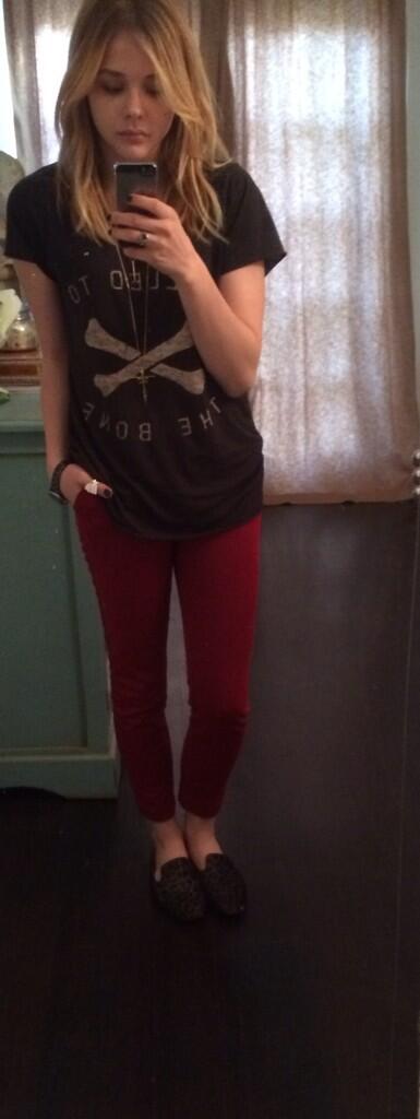 ChloeGMoretz's tweet photo. Love my @ZOE_KARSSEN shirt w/my @Topshop pants @DomJJewellery necklace @FollowWestwood rings  @JimmyChooLtd shoes!! http://t.co/ABWxXF0btB
