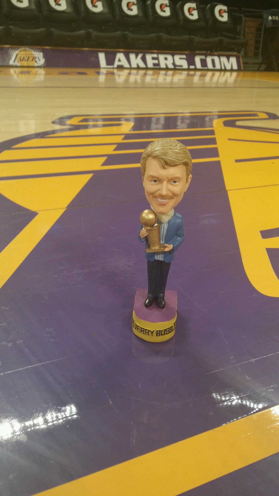 BfGxEBsCQAI4Mol.jpg:large