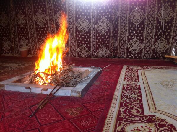 f9hed's tweet photo. هذا جوئ من بعد صلاة الفجر للحين مبعد من الناس والهم ومريح راسي والي يبي يجيني حياه الله http://t.co/IpnkUx3P1h