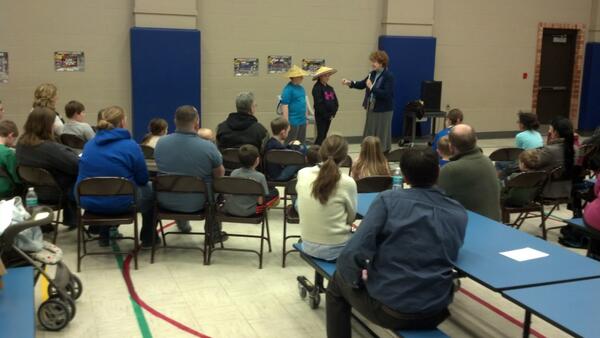 KA_UCSD's tweet photo. Professional storyteller Maureen Korte to conclude a successful literacy and math night! http://t.co/FaYWyzGdQm