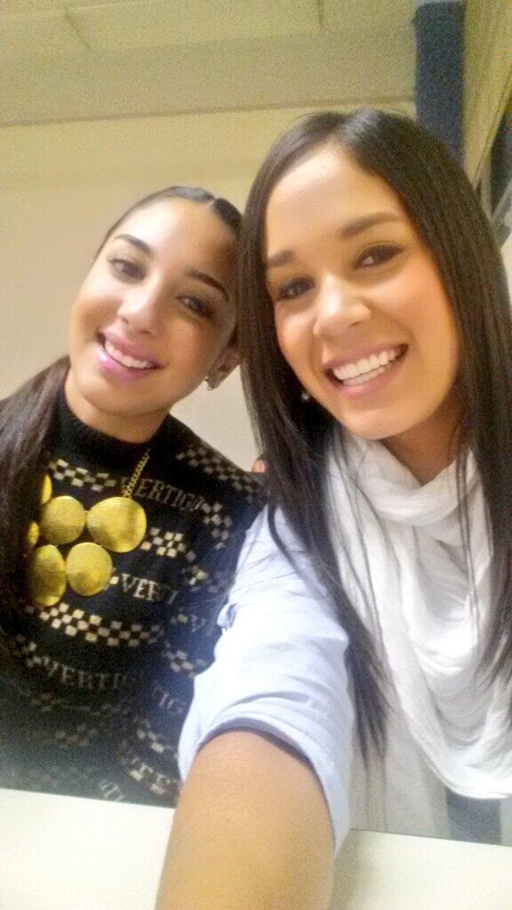 MonicaArredondo's tweet image. "Estudiando" con @MafeAlonsoo ... #ayajá #tvclass #univa #havingfun