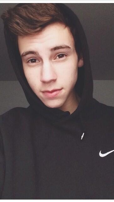 axtxmn's tweet photo. 😍😍😍 love him #jackto400k http://t.co/ZkiPOPIZH0