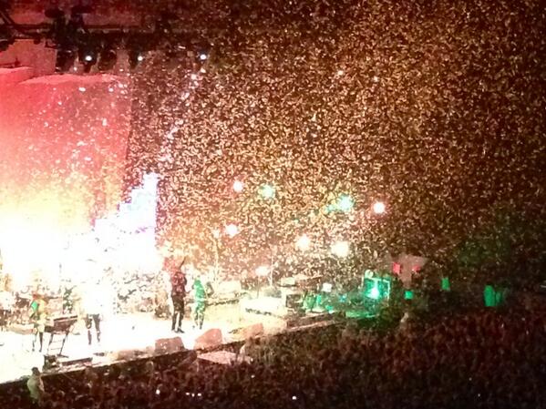 kiriwhite's tweet photo. Still blown away by last nights @arcadefire performance. Glitter cannon . Are u kidding? http://t.co/GszobXozOW