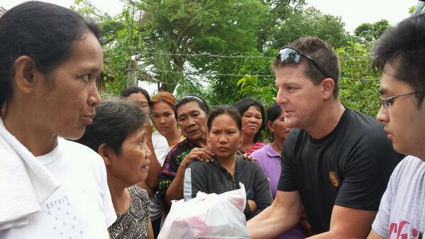 MaryYoroChan's tweet photo. Shane handing out care packages! Very rewarding day!!! http://t.co/WpgDo63c8E